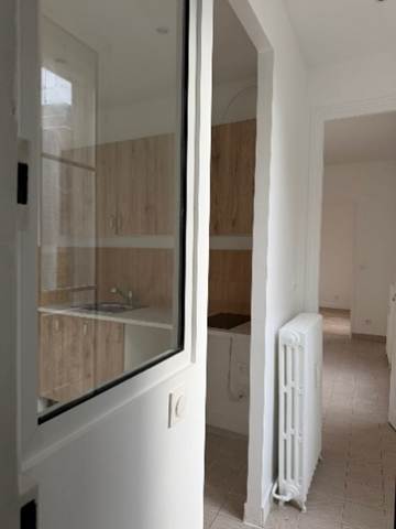 Une image contenant intrieur, mur, dcoration dintrieur, sol

Le contenu gnr par lIA peut tre incorrect.