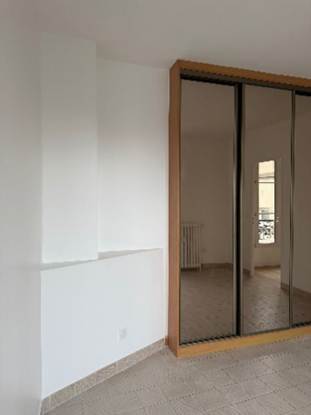 Une image contenant intrieur, mur, btiment, sol

Le contenu gnr par lIA peut tre incorrect.